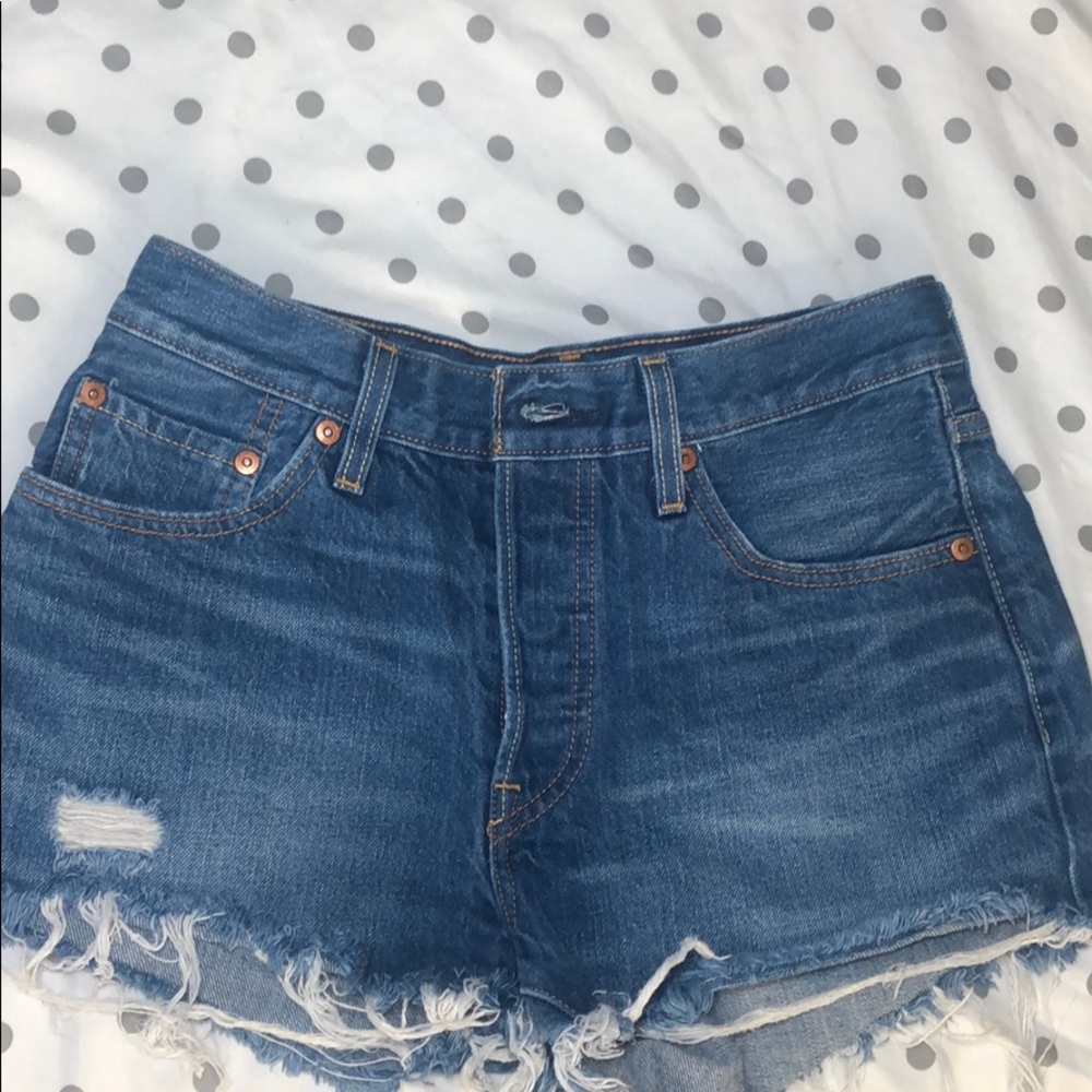LEVI 501 button up shorts w27